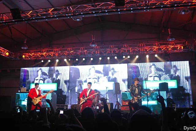 문샤이너스 - 모험광백서(冒險狂白書)